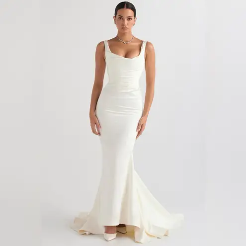 House Of CB HOUSE‎ OF CB 'Emilie' Off White Satin Mermaid Bridal Gown NWOT size S
