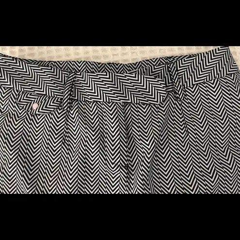 Puma  Novelty Graphic Chevron Golf Shorts Sz. 4 Black/White Summer Tee Off