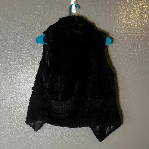 Free Planet Women’s Black Faux Fur Open Front Vest – Sleeveless Layering Piece