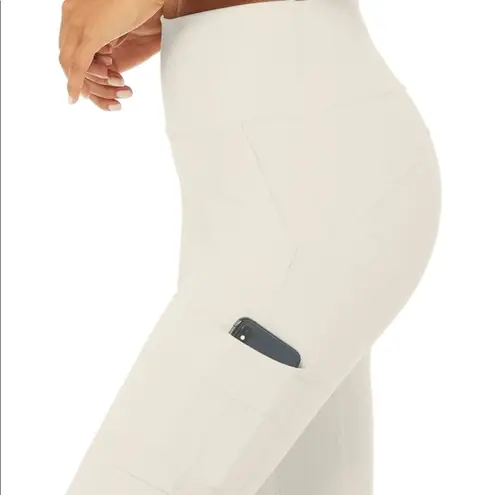 値下げ　新品ALO YOGA HIGH-WAIST CARGO LEGGING High-Waist Cargo Legging - Anthracite | ALO