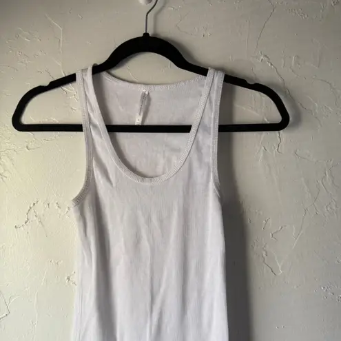 Zenana Outfitters Y2K White Ribbed Tank Top Basic Layering Tee Large Muscle Tank