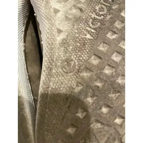 Victoria Women's Platinum Tenis Sparkle & Metal Craquelado Sneaker, sz 37 Tan