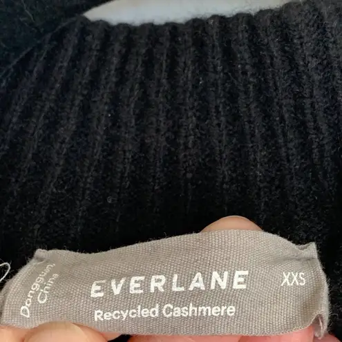 Everlane  The Stroopwafel Cashmere Turtleneck Sweater in Black