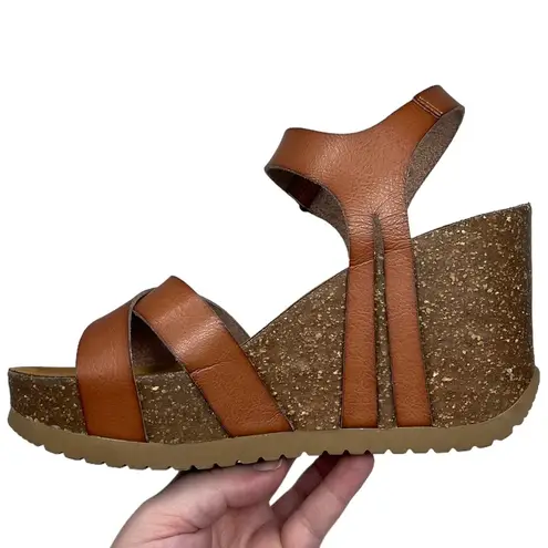 Kori Bjorndal  Brown Wedge Crisscross Cork Sole Sandals Women's Size 7.5