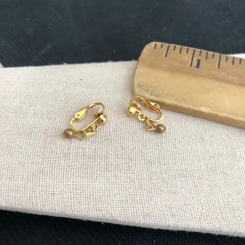 Vintage Clip On Earrings