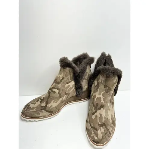 Pelle Moda Shoes Womens Size 6.5 Erin Faux Fur Trim Wedge Camouflage Bootie Green