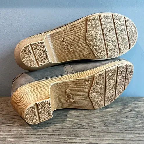 Dansko Mavis Nubuck Leather Slip On Clogs Size EU 41 Comfort Shoes Taupe Tan