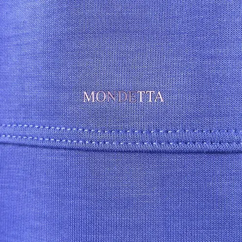 Mondetta Women's Blue "Peace Love Sharks" Sweatshirt Size XL. NEW - Image 4