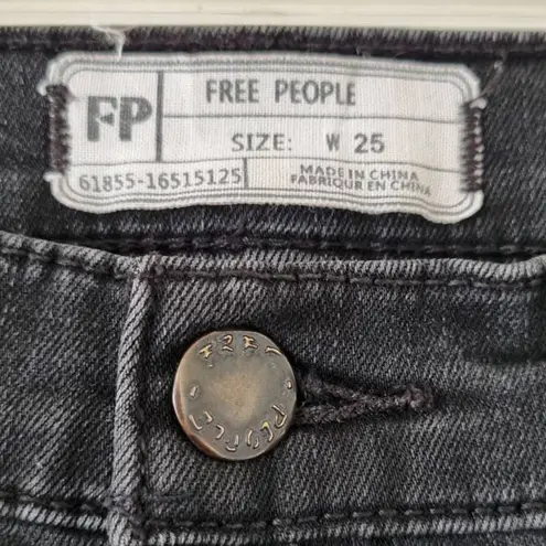 Free People  Faded Black Great Heights Fray Distressed Skinny Jeans Size 25