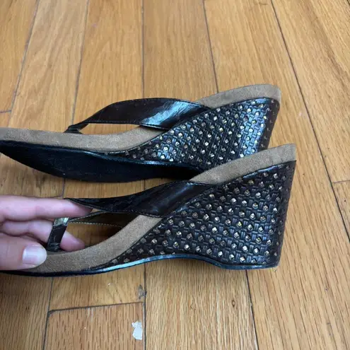 Vintage Y2K Brown Wedged Sandals with gold rhinestone accents Size 8.5