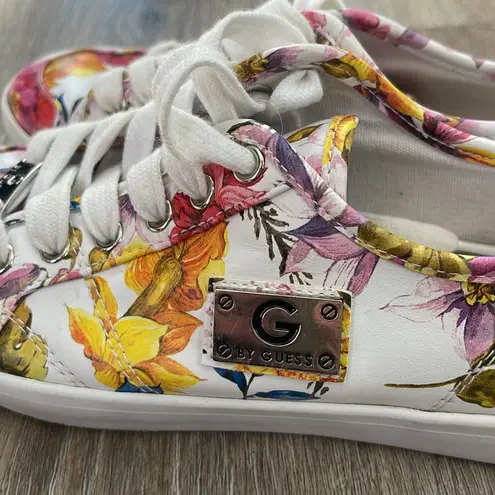 G by Guess Guess Floral Leather Shoes “Mallory” Size 5.5