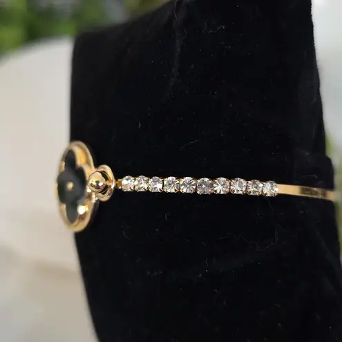 Gold Bangle Bracelet Quartefoil Flower Clover with Cubic Zirconia