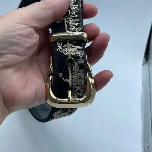 Doncaster Vintage size M embroidered black belt.