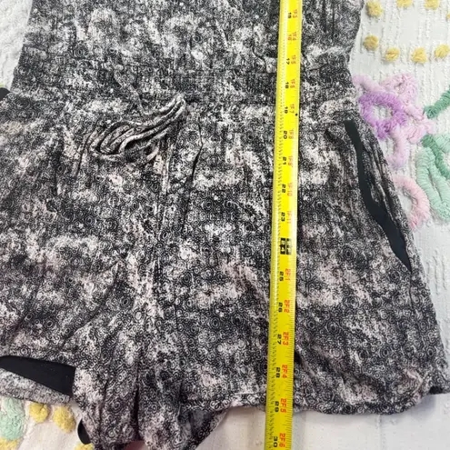 Xhilaration  Black White Abstract Print Tie Waist Romper M