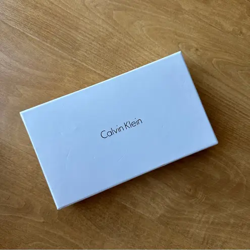 Calvin Klein  Thin Brown Leather Bifold Wallet thumbnail 6