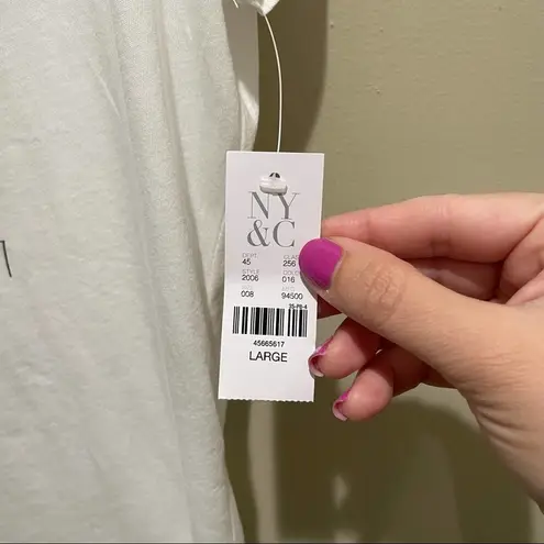 New York And Company NYC Skyline Rainbow Short Sleeve Tee Shirt White Size Large