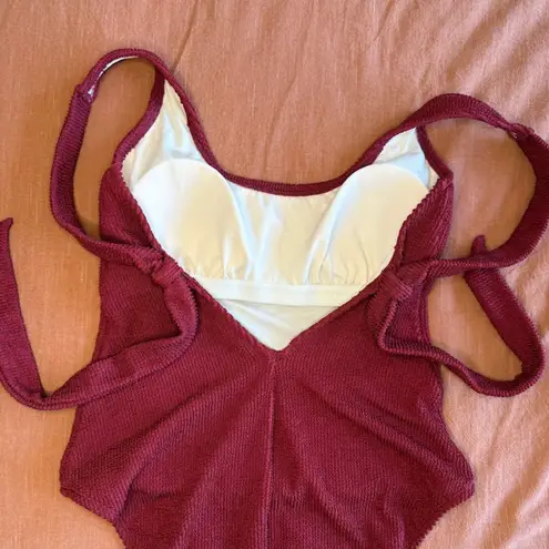 Kona Sol Crinkle Ribbed Scoop Tie Back Swimsuit in Burgundy Red Size Medium NWT