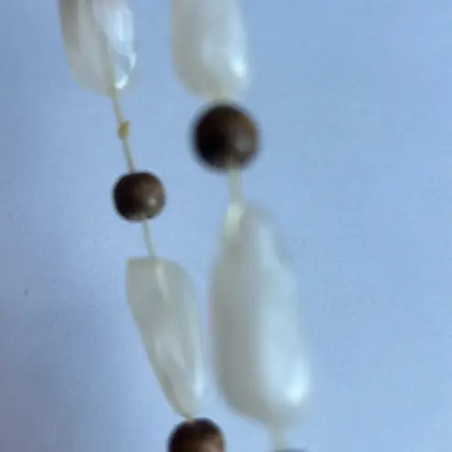 Women’s vintage dainty‎ white/tan beaded wooden gemstone bracelet one size White
