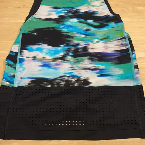 Lululemon  Vent It Tank Sz 6