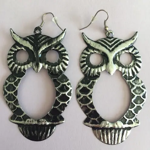 None 🎉Bundle me 🎉Large Owl drop hook earrings Lightweight black & silver