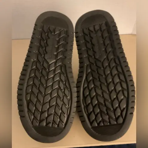 Koolaburra by Uggs Women's Black Suede platform ultra mini short classic boots 9