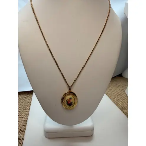 Premier Designs Vintage Gold Tone Floral Locket Pendant Necklace With Rope Chain