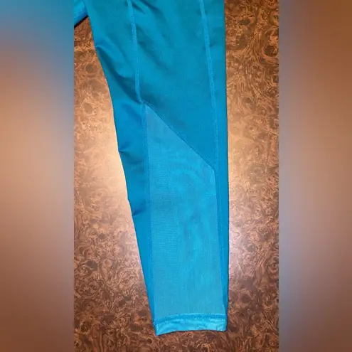 Ideology Compression High-Rise Side-Pocket Cropped Leggings - size small