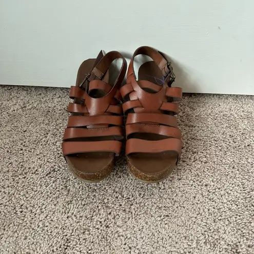 blowfish  Wedge Sandal Size 8