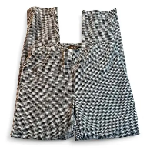Crosby Dress Pants – Size Small
Classic black & white houndstooth 🖤🤍