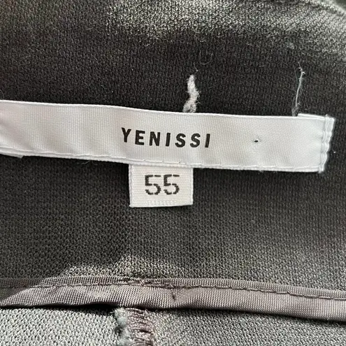 Yenissi Scallop Hem Shorts