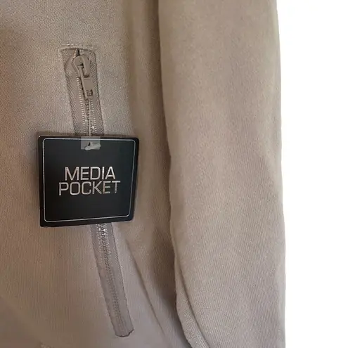 Kay Unger  NEW tan full zip jacket with media pocket LARGE