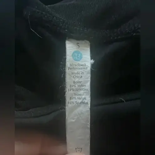 MiracleSuit Black women’s High-Rise Capri Legging size small activewear workout - Image 4