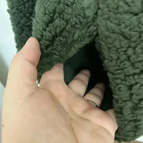 Zenana Outfitters 🆕Dark Olive Fuzzy Pullover 1X🆕