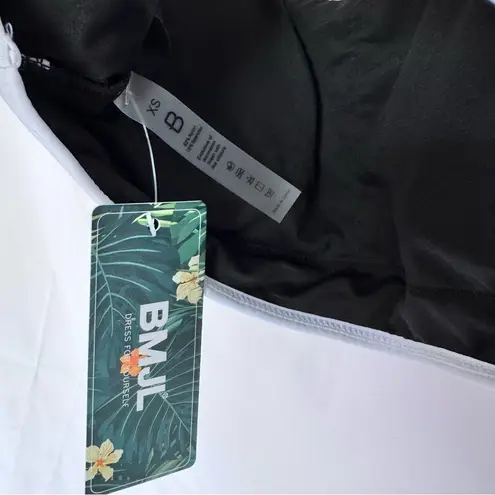 NWT BMJL Women’s Black & White Color Block Sporty Bikini Top