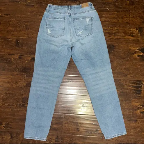 American Eagle  Mom Jeans Distressed | Size 4 | Medium wash