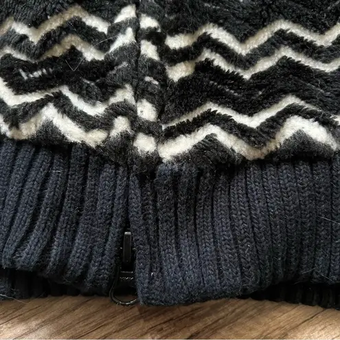 Talbots Fuzzy Vest  Zip Up Size Medium Black and White Chevron Striped Womens M
