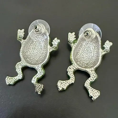 Unsigned Enameled Green Frog Earrings 9g.