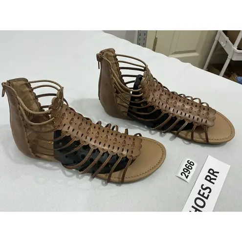 Womans American Eagle 6 Brown Strappy Zip Up Open Toe Flat Gladiator Sandals