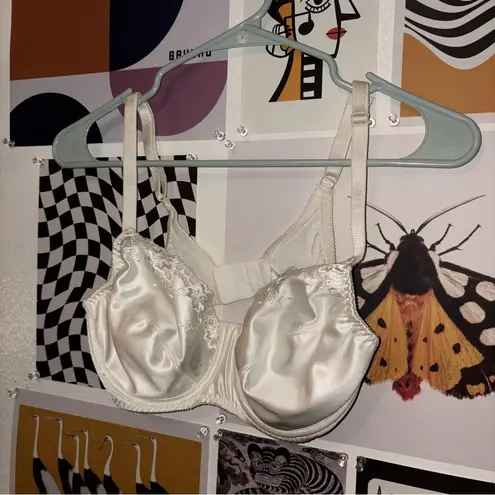 Vanity Fair Cream Satin Bra