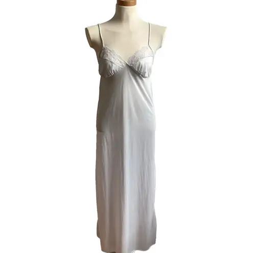 Vintage Long Peignor Set Nightgown Robe Lace Silver Blue Bridal ILGWU Medium