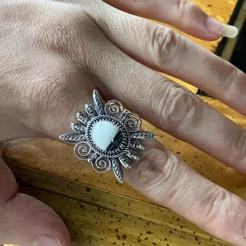 White Buffalo Sterling Silver Feather Ring Size 8 Black