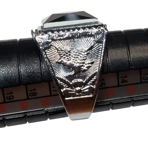 Silver Tone Ring Sz 8 Unsigned Black Square Cabochon Chunky Eagle