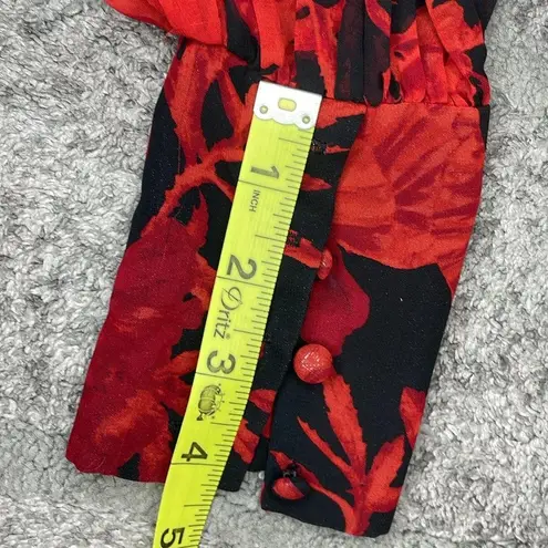 Floral and lace shift dress with cuffed sleeves keyhole button on back Black