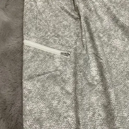 Athleta NWOT Venture Printed Pants Women's Size 26 Gray Lightweight Stretch