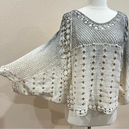 Cream Grey Ombre Open Crochet Poncho Pullover Size Medium Gray
