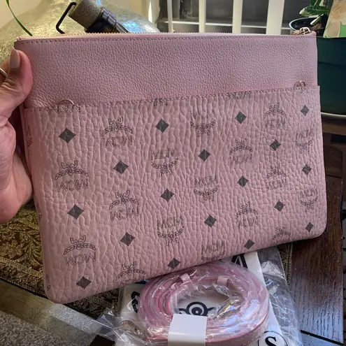 MCM Authentic logo Diamond Leather zip top clutch/Crosby❤️