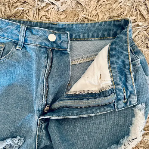 Boutique NEW Super Frayed Denim Shorts