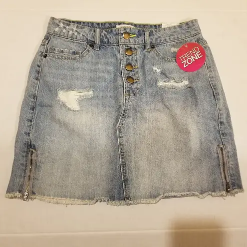 Bongo  light wash denim skirt distressed button zip