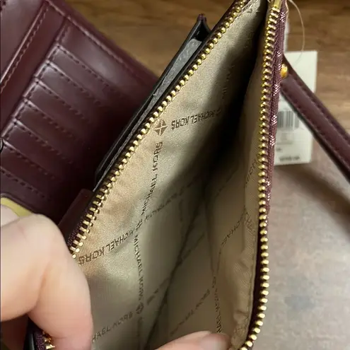 NWT Michael Kors Jet Set Wristlet Purple