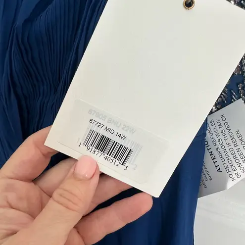 Mac Duggal Beaded Drop Shoulder Pleated Flowy Gown in Size 14w Plus Sized NWT